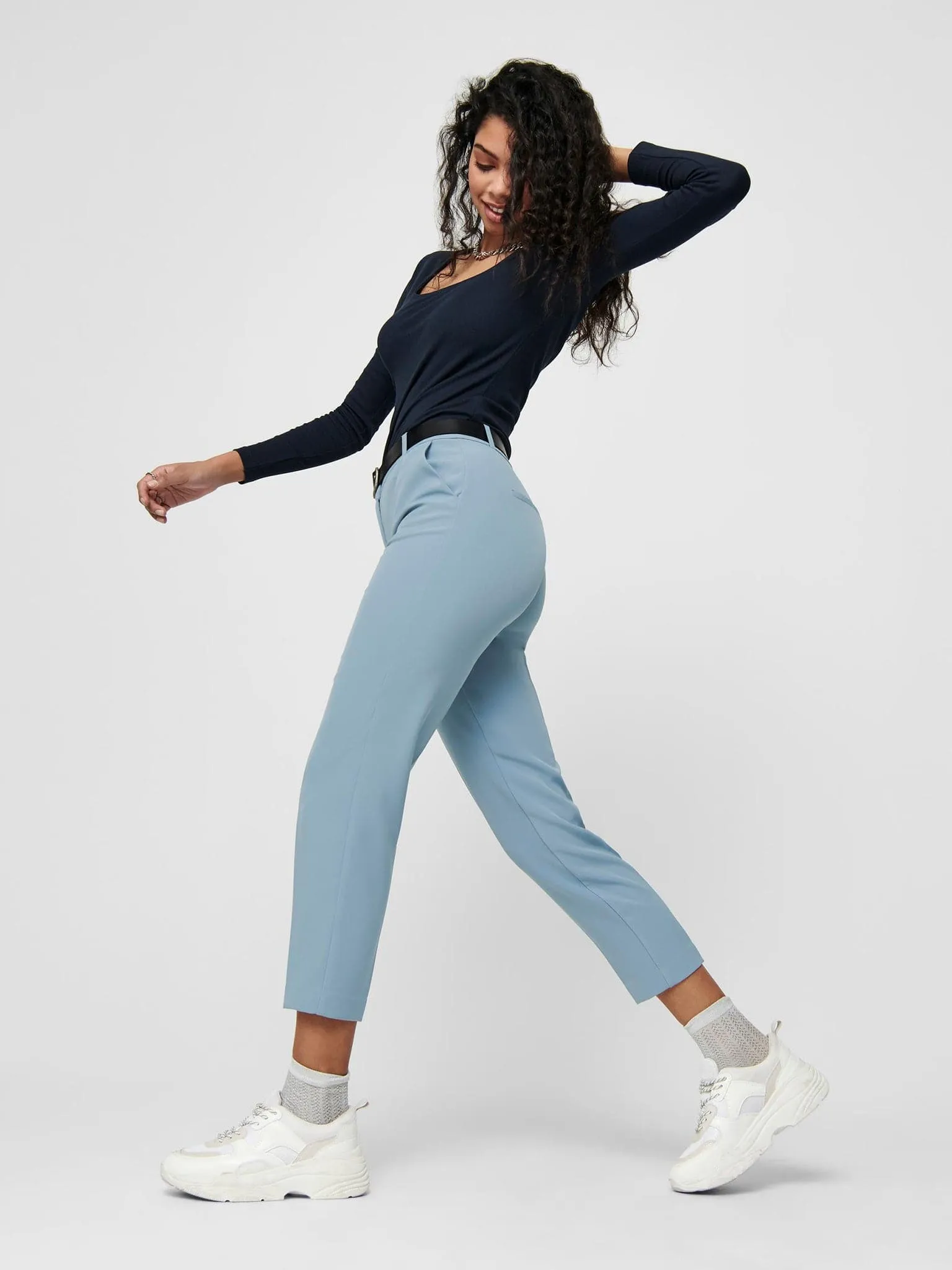 Γυναικείο παντελόνι ONLVILDA-ASTRID MW CIGARETTE PANT 15191526 | 15191526