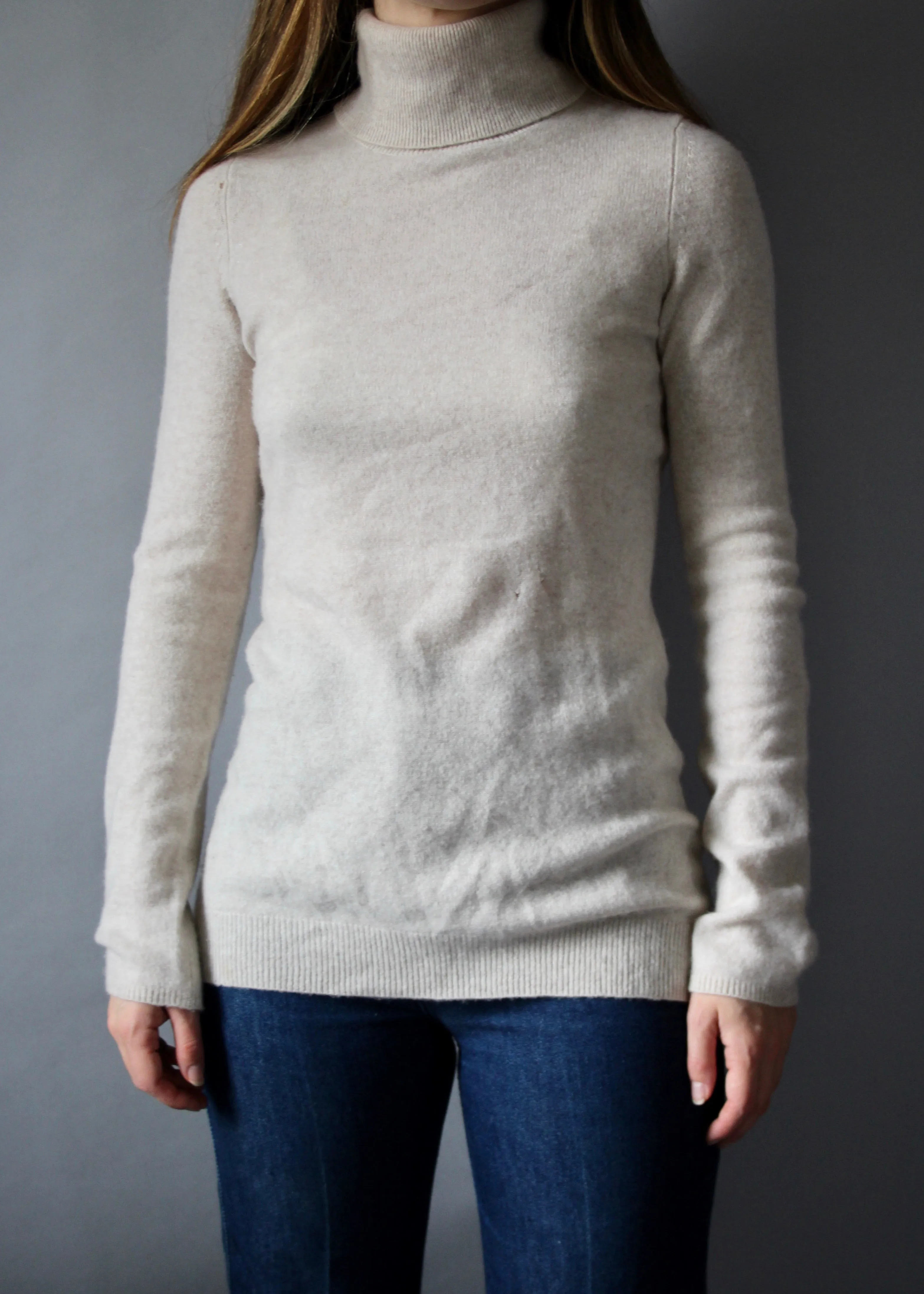 BCBG 100% Cashmere Vanilla Turtleneck - XS
