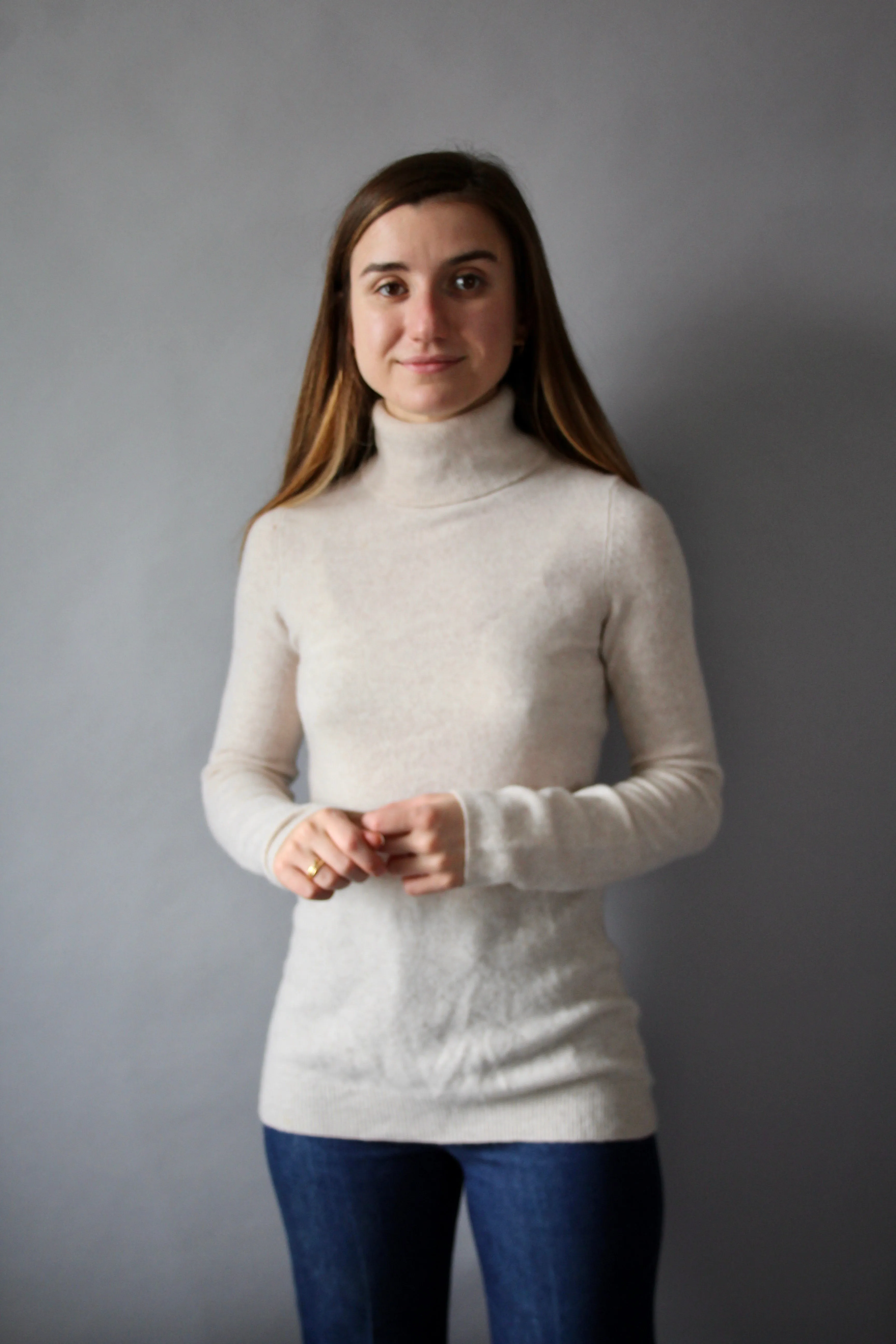BCBG 100% Cashmere Vanilla Turtleneck - XS