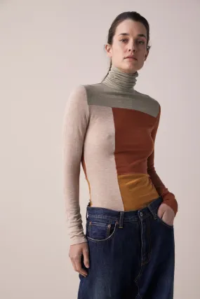 Color block lightweight knit turtleneck