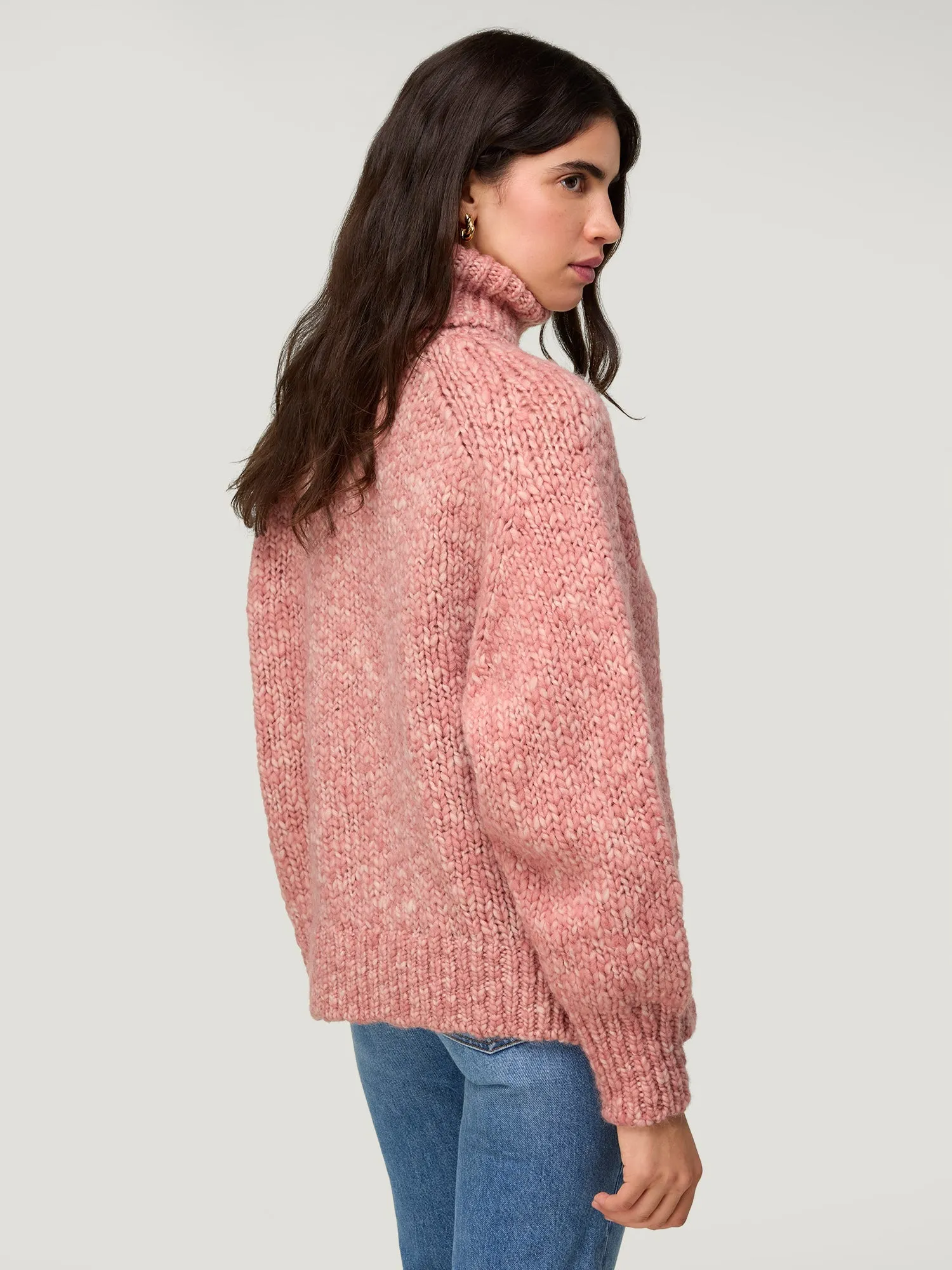 LEO sweater