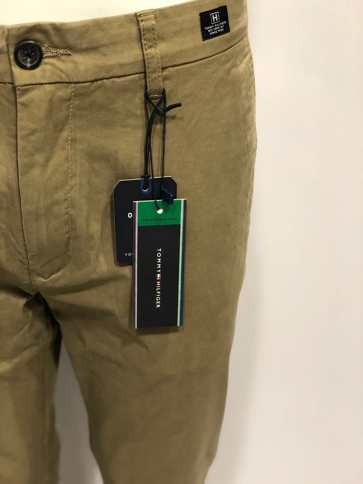 TH Bleecker Slim Fit Stretch Khaki Chinos